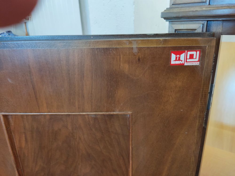 Commodes: Nussbaum Holzkommode mit Schnitzereien – D'occasion à Zürich par lsc_wbf6 2