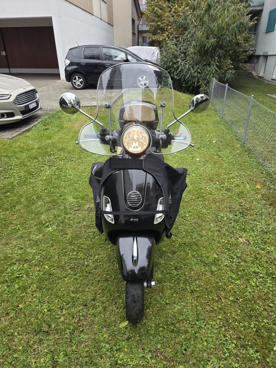 Piaggio Scooter: Piaggio Vespa LX125CC – Usato da Winterthur venduto da YARA.2006 2