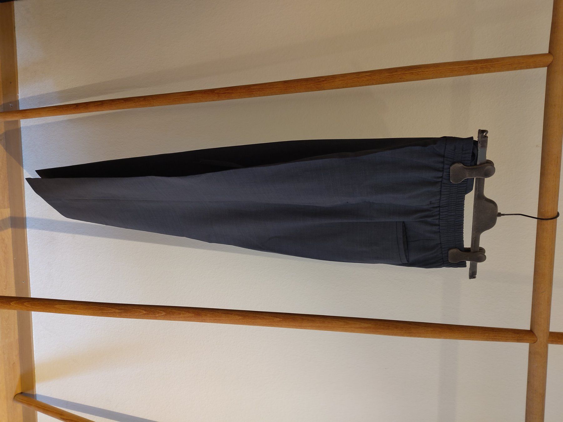 Cos Pantaloni: Hosen / COS / EUR 46 – Usato da St. Gallen venduto da swi_dnw5 6