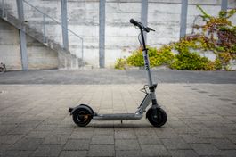 Micro Explorer S – Premium E-Scooter (Neupreis CHF 1199.00)