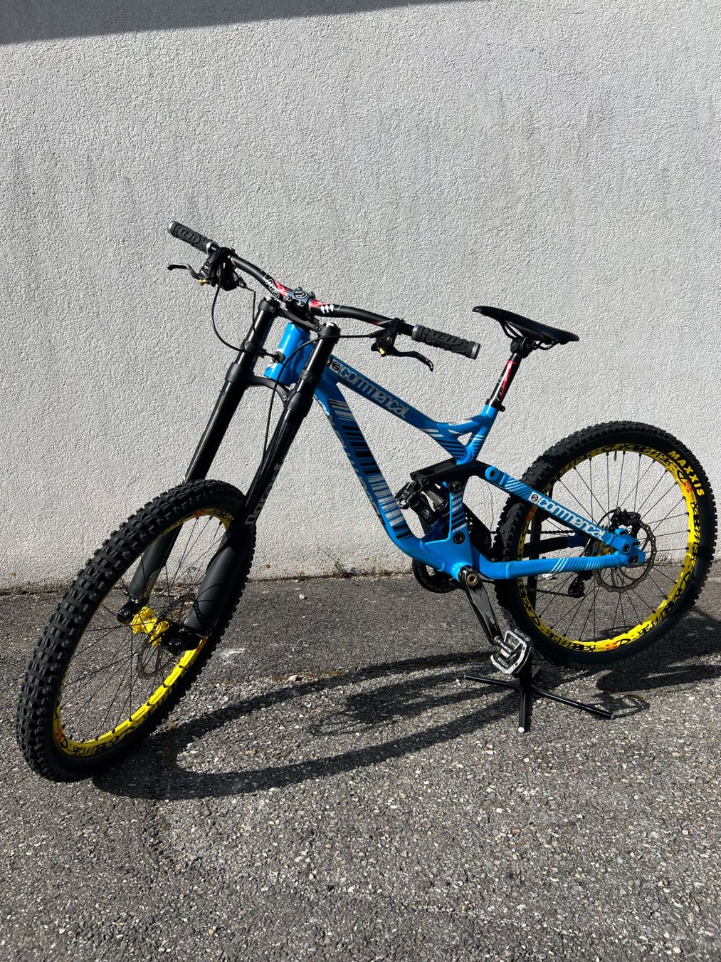 Biciclette: DH Commencal V3 Atherton – Usato da Mont-sur-Lausanne venduto da wil_l9hv 1