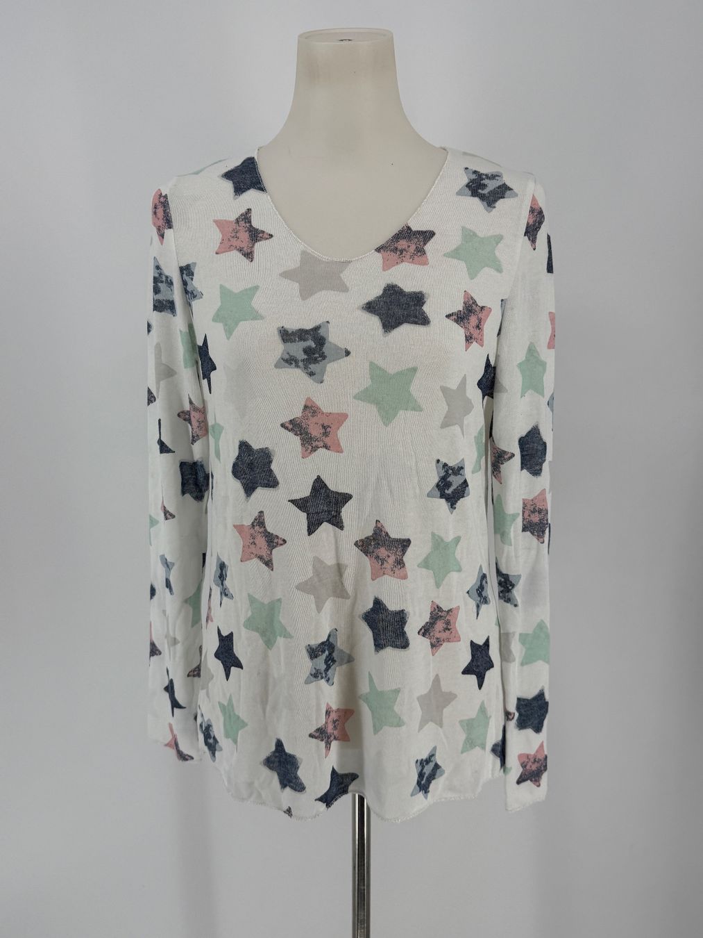 Maglioni & Felpe: Leichter Pullover mit Sternen Gr. L von Today – Usato da Auenstein venduto da moin.