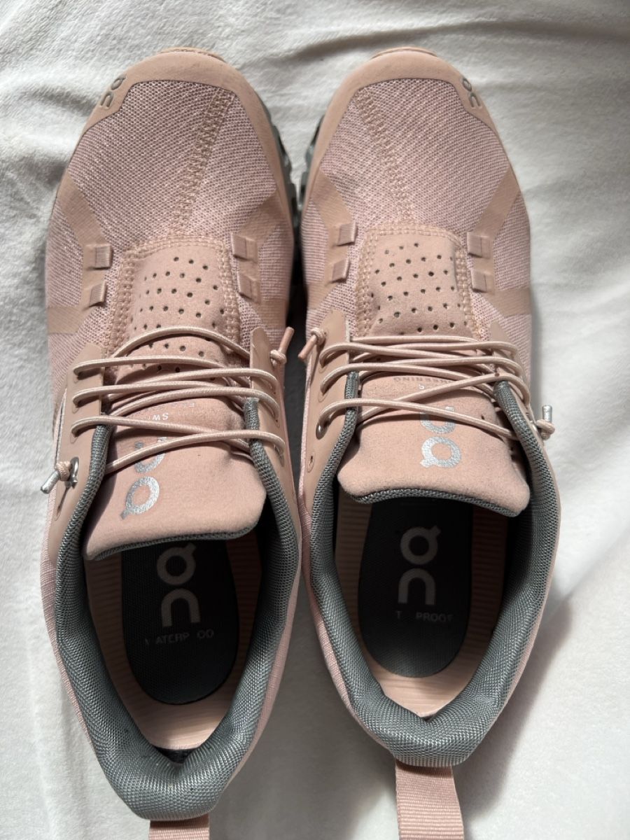 On Damenschuhe: On (Modell On Cloud Waterproof – Neu (gemäss Beschreibung) aus Mörel von Emozia 1