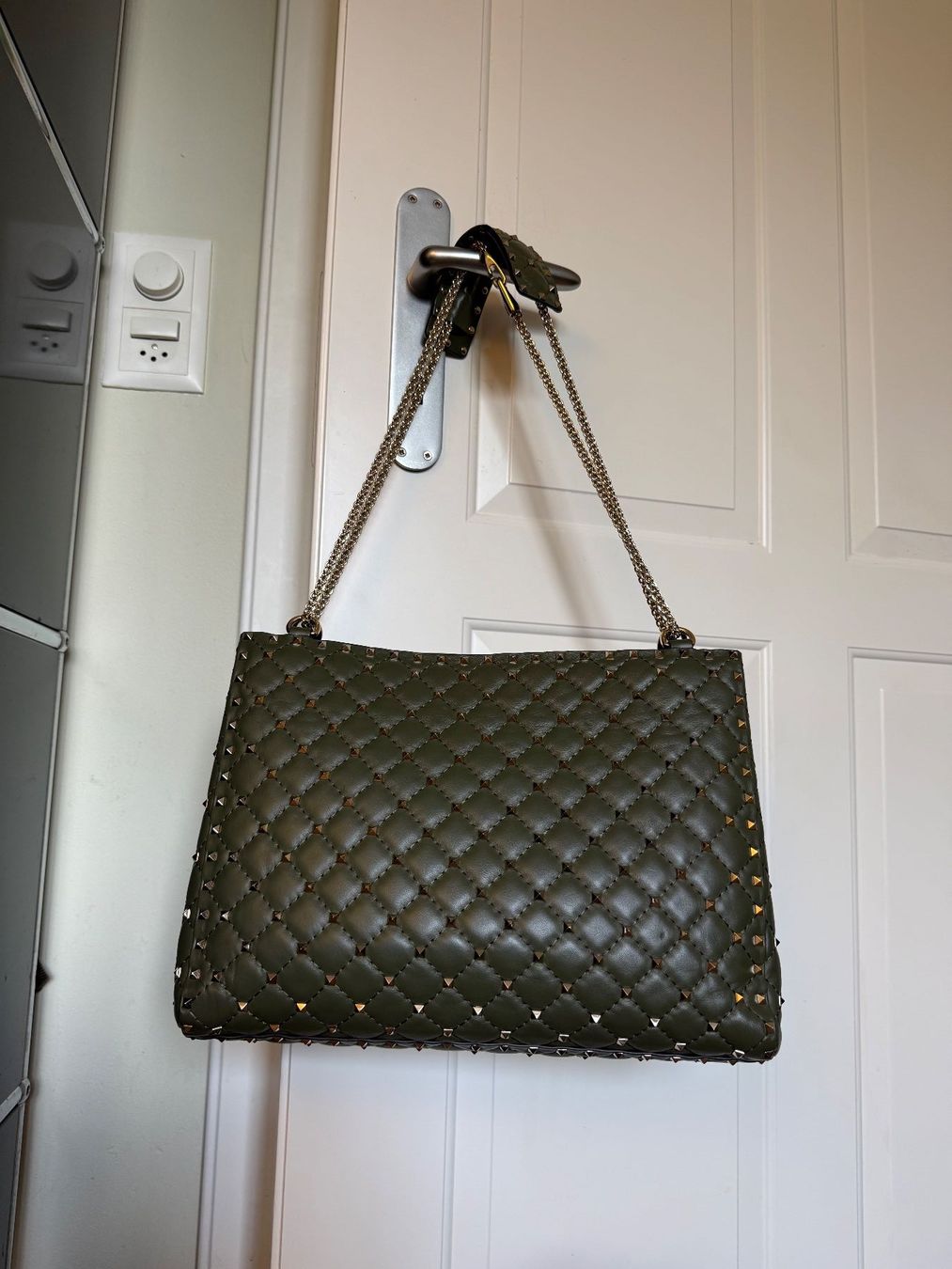 Valentino Borse da donna: Valentino Garavani Rockstud Schultertasche – Nuovo (secondo la descrizione) da Freienbach venduto da GerSe019 5