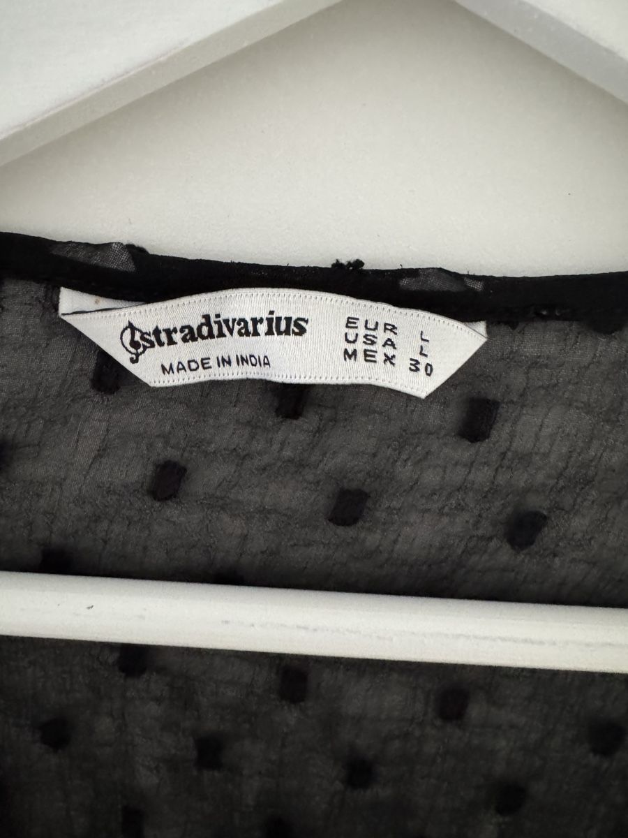 Stradivarius Chemisiers: Schwarze Stradivarius Bluse, Grösse L – D'occasion à Zürich par dan_bxq2 1