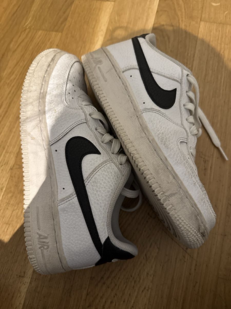 Nike Chaussures femmes: Sneaker Nike Air Force 1, Gr. 37.5 – D'occasion à St. Urban par chiccodoro_hanigern