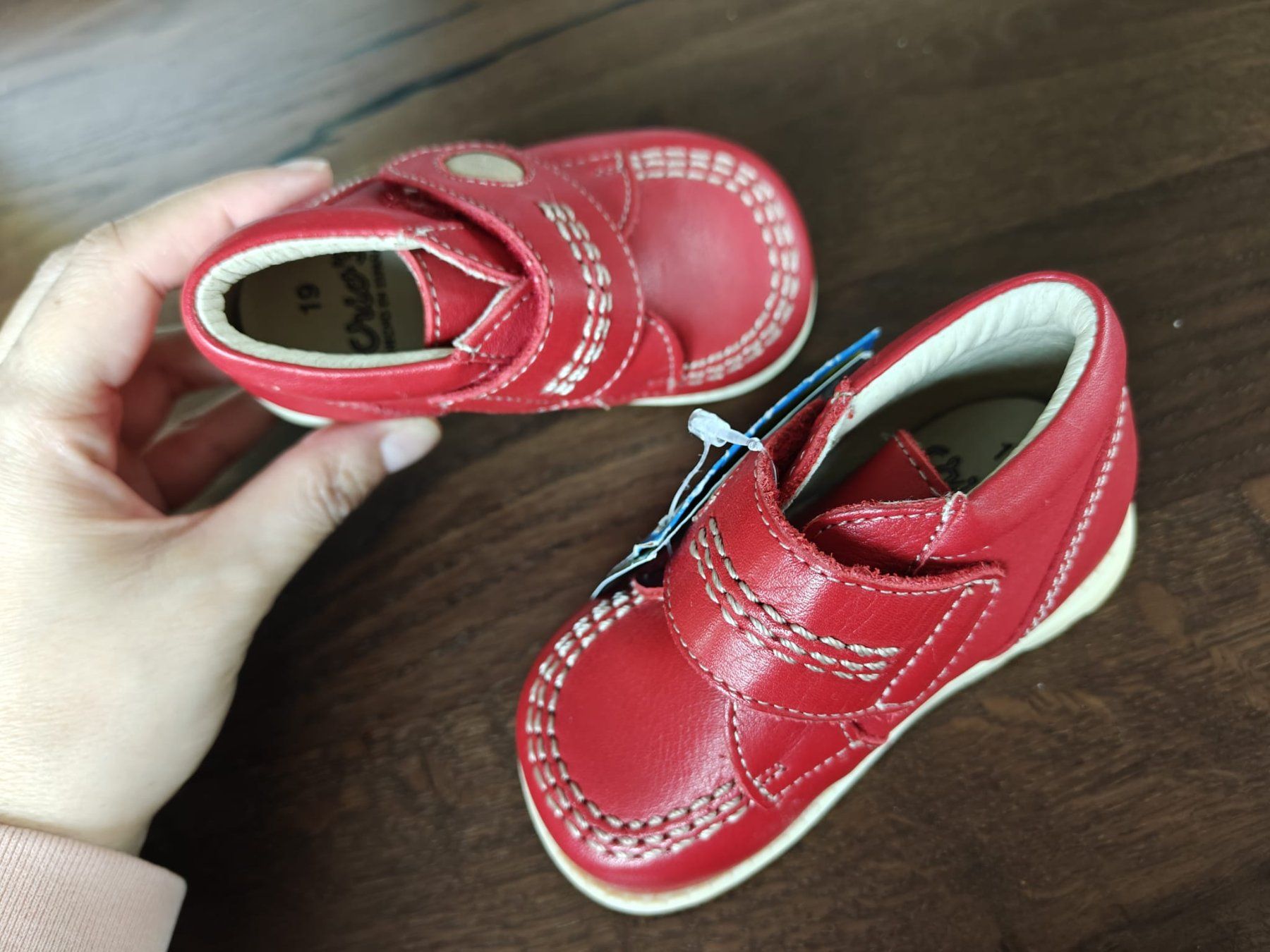 Scarpe per ragazzi: Rote Babyschuhe aus Leder – Nuovo (secondo la descrizione) da Zürich venduto da novasloureiro 1