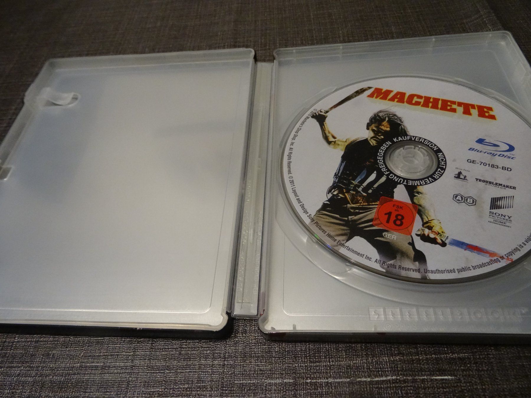 Tutti i DVDs: Machete STEELBOOK BLU-RAY – Usato da Olten venduto da Disc-Verkauf 1
