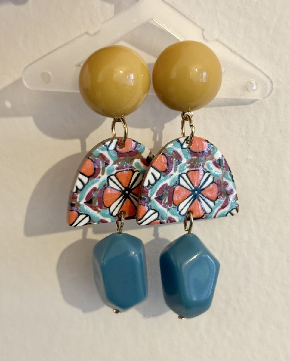 Orecchini pendenti & Orecchini a lobo: Colorful earrings – Nuovo (secondo la descrizione) da Nyon venduto da My_wardrobe 1