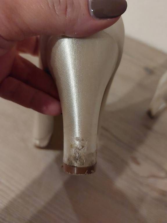 Scarpe da donna: Hochzeitschuhe weiss gr. 38.5 – Usato da Ruswil venduto da Schneckeland88 3