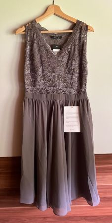 elegantes Kleid mit Spitzen 42