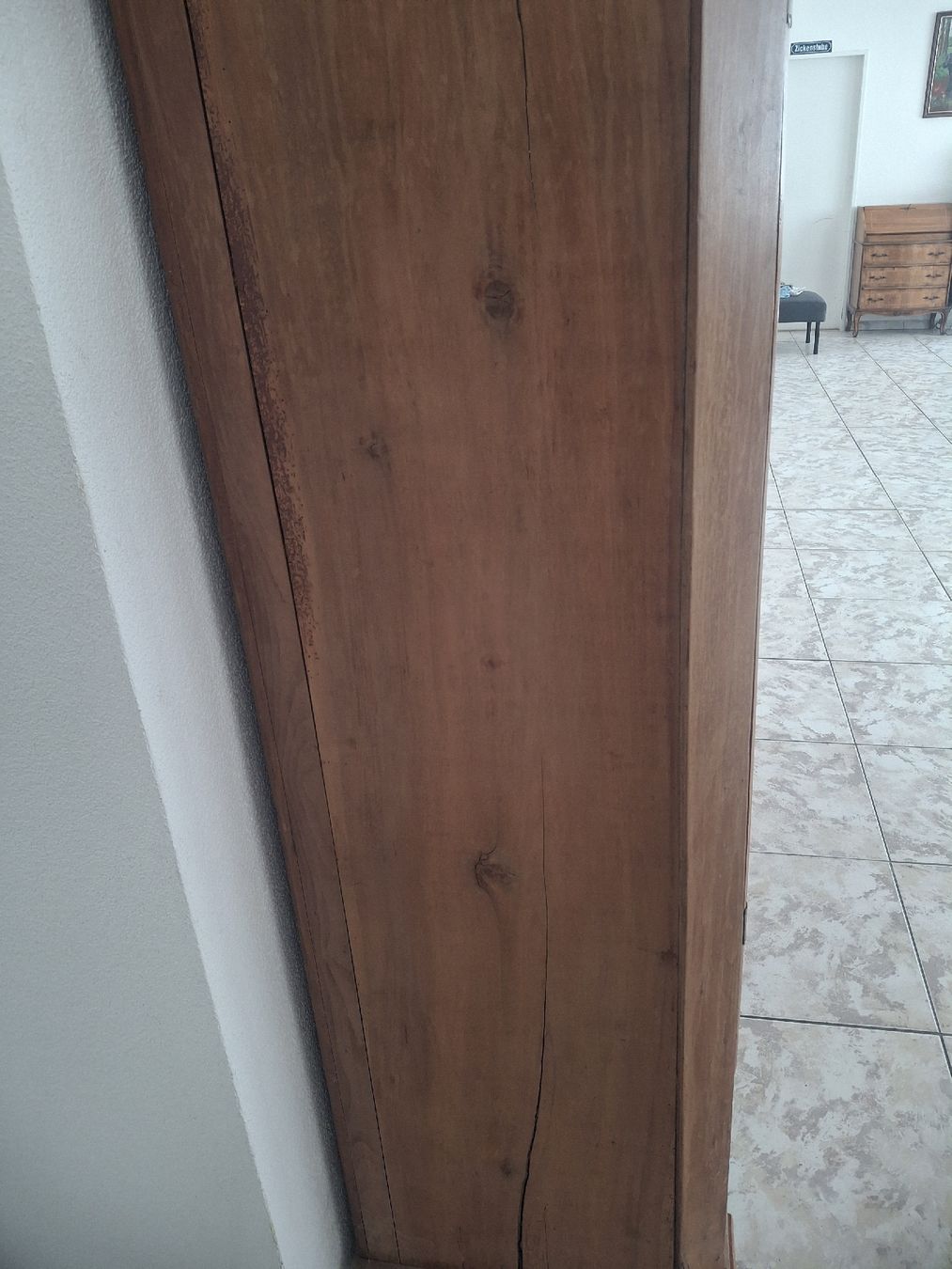 Schränke: Schrank alt mit Rissen – Gebraucht aus Aarburg von ssi_ckz5 7