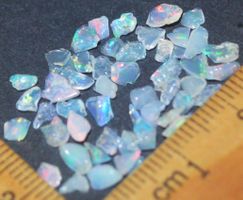 Mineralien Set L-3211 – 50 Äthiopischer Feuer Opal Chips 3-5