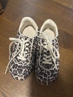 Turnschuhe 35