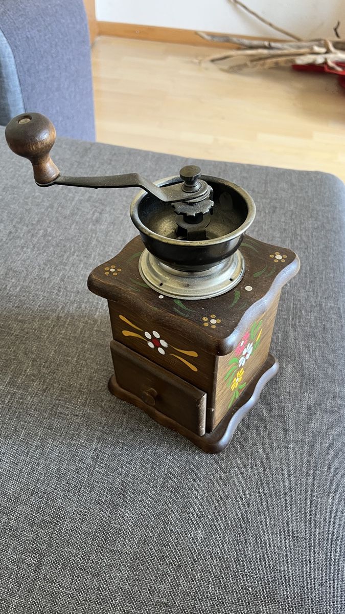 Elettrodomestici da cucina: Vintage Holz Kaffee Mühle Handgemalt  – Difettoso da Bibern SO venduto da Alpmann13