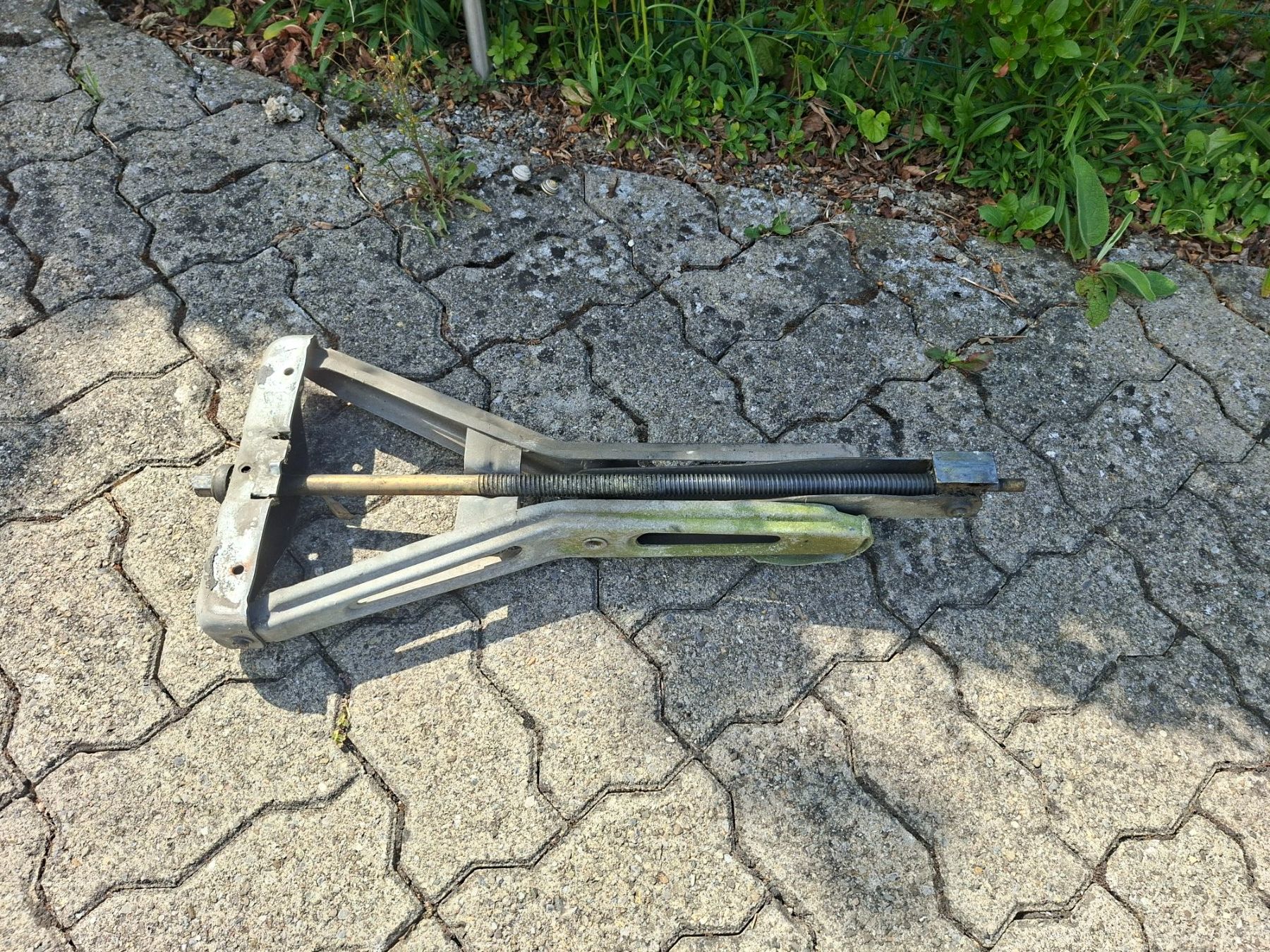 Parti ricambio per rimorchio: Stützen AL-KO – Usato da Uetendorf venduto da jumaijumai 2