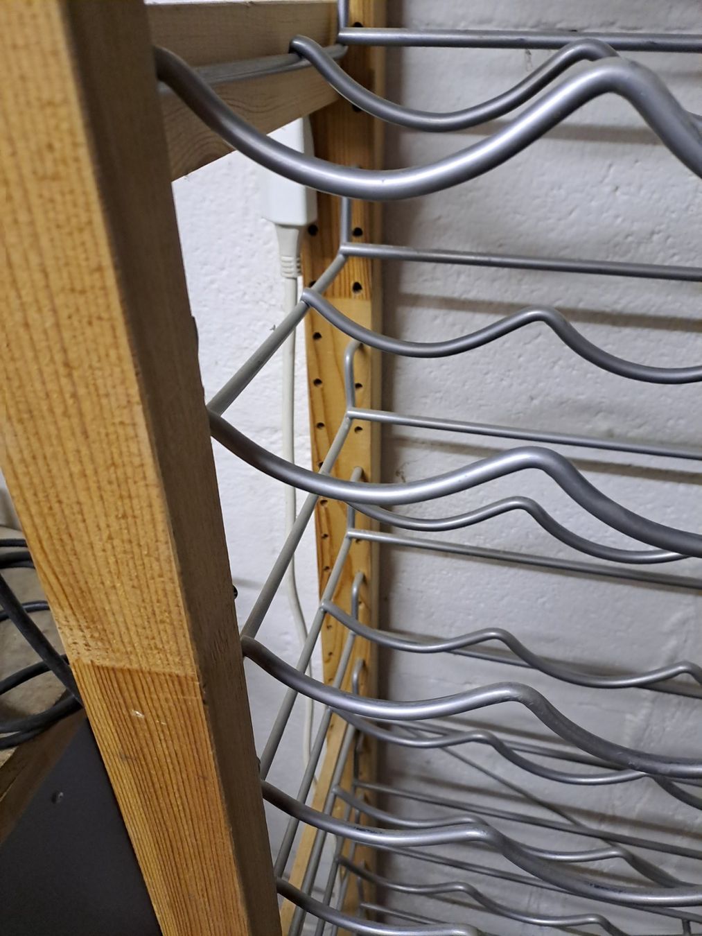 Scaffali: Weingestell in gutem Zustand – Usato da Würenlos venduto da Mat71 1