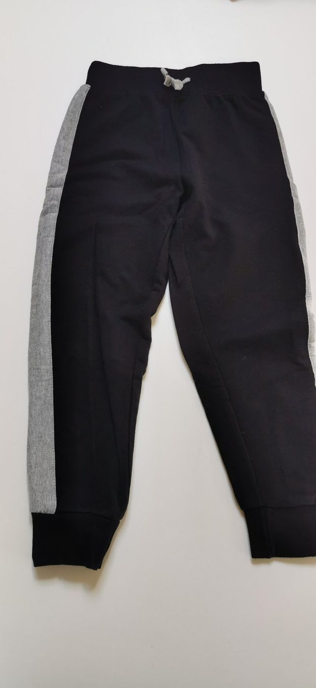 Pantaloni: neuwertige Trainerhose Grösse 110 – Usato da Langendorf venduto da Laedi6