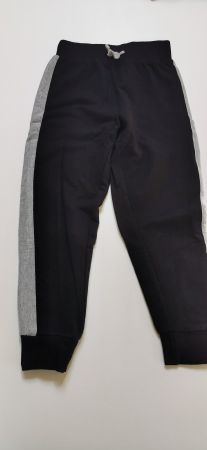 neuwertige Trainerhose Grösse 110