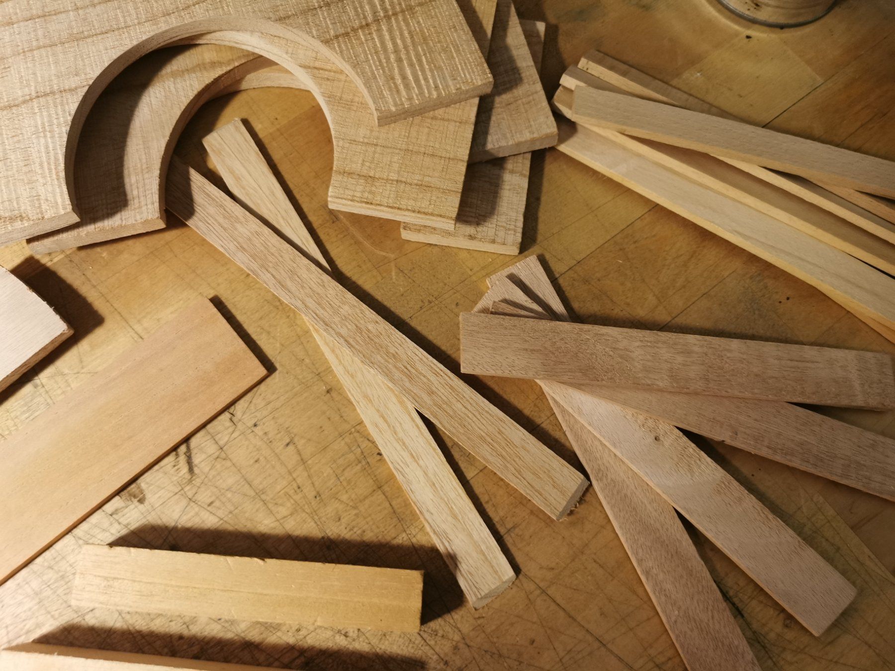 Articles en bois: Zedern Holz Klötze / Holzreste – D'occasion à Wetzikon ZH par Tothart 6