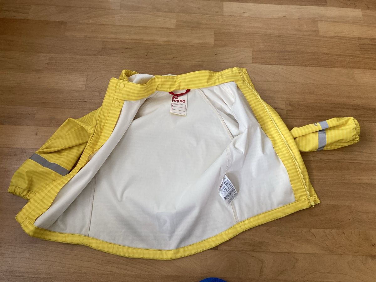 Reima Giacche & Cappotti: Reima Regenjacke Gr. 110 gelb – Usato da Jona venduto da rahelg83 1