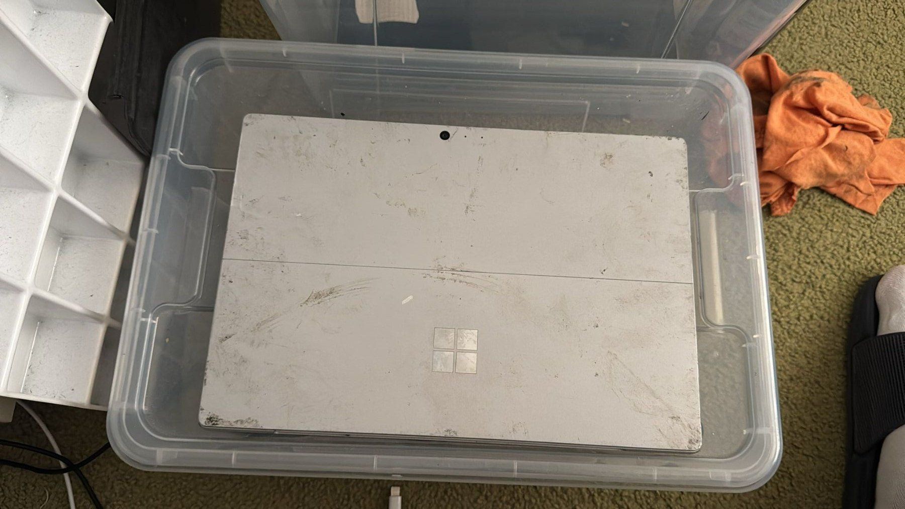 Microsoft Notebook: Surface pro 5, 256GB - i5 - 8GB RAM - Modell 1796!! – Difettoso da Olten venduto da HoYa01 1