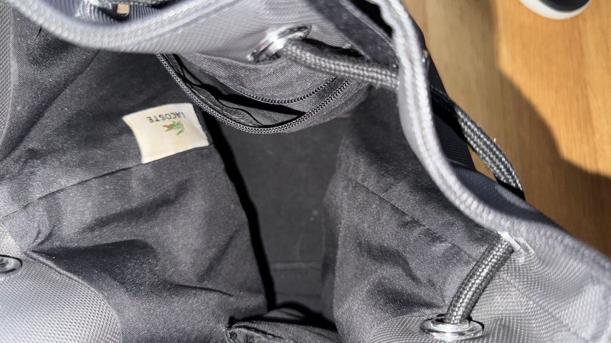 Lacoste Borse da donna: Lacoste Beuteltasche schwarz – Usato da Gümligen venduto da morticiaaddams 4