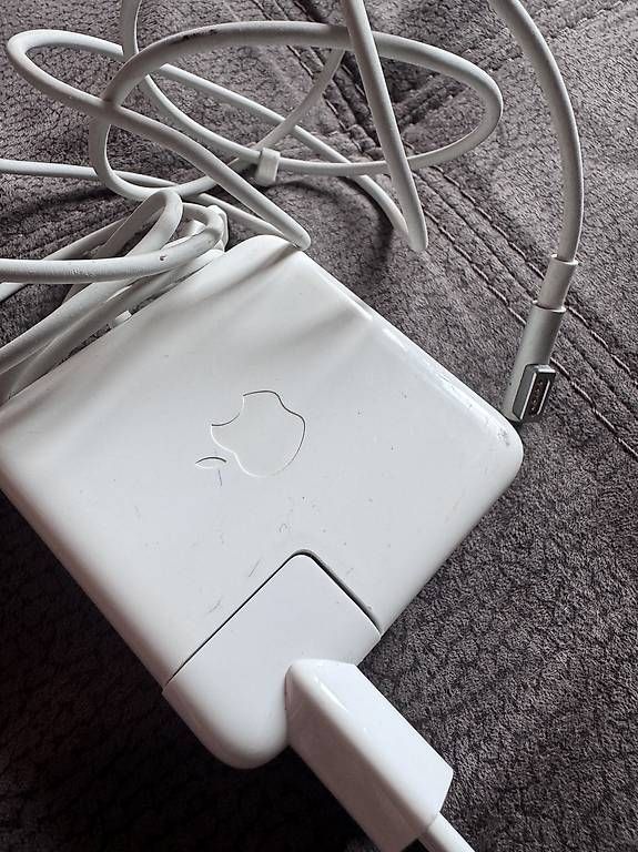 Apple Kabel: Diverse Mac Kabel – Gebraucht aus Grossaffoltern von reb_tn2w