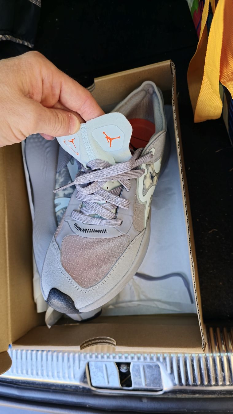 Jordan Scarpe da uomo: Jordan Schuhe gr.42.5 NEU – Nuovo e nell'imballaggio originale da Amriswil venduto da newschweiz 1