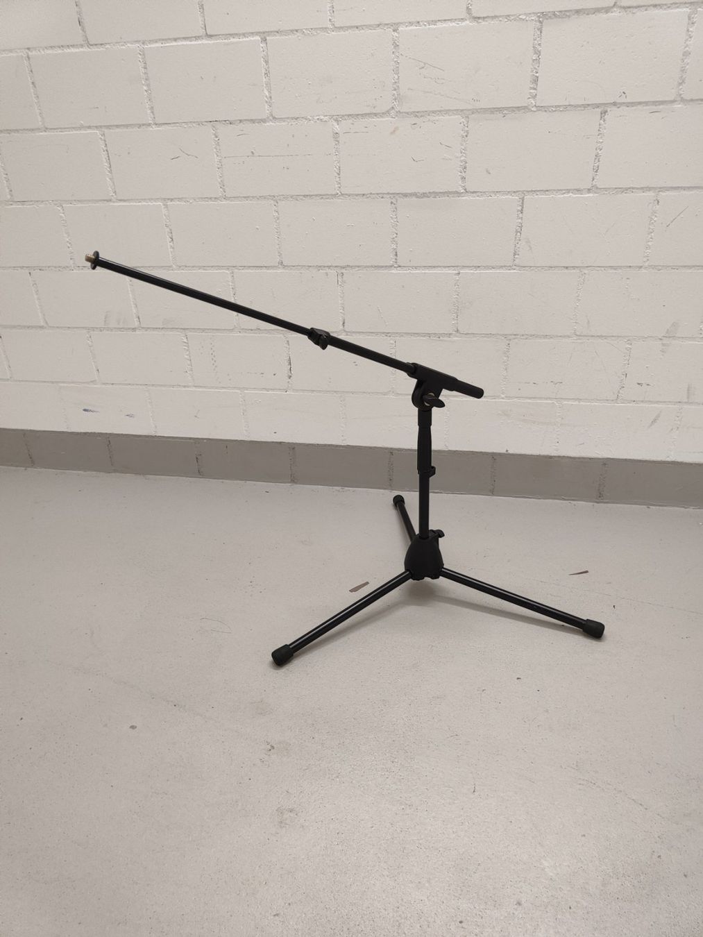 Supporti per strumenti musicali & leggii: Mikrofonstativ/Mikrofonständer – Usato da Zürich venduto da KingPeto
