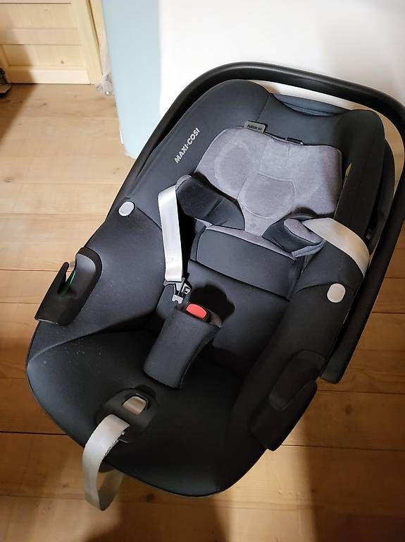 Seggiolini per auto: Maxi Cosi Pebble 360 – Usato da Läufelfingen venduto da jen_dtd8