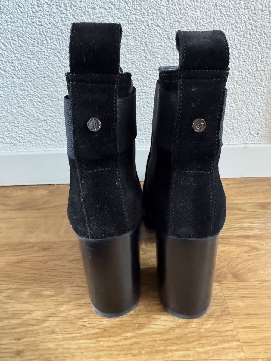 Armani Scarpe da donna: Armani Stiefeletten, Schwarz, Gr. 36 – Usato da Oberegg venduto da bro_r9z6 2