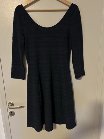 Vero Moda Kleid Gr. S – Dunkelblau mit Struktur 