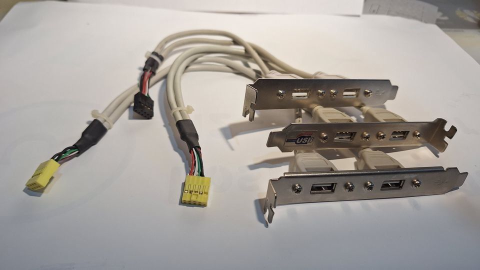 Unità & Adattatore: USB A Slotblech-Adapter – Usato da Waldenburg venduto da Thower 1