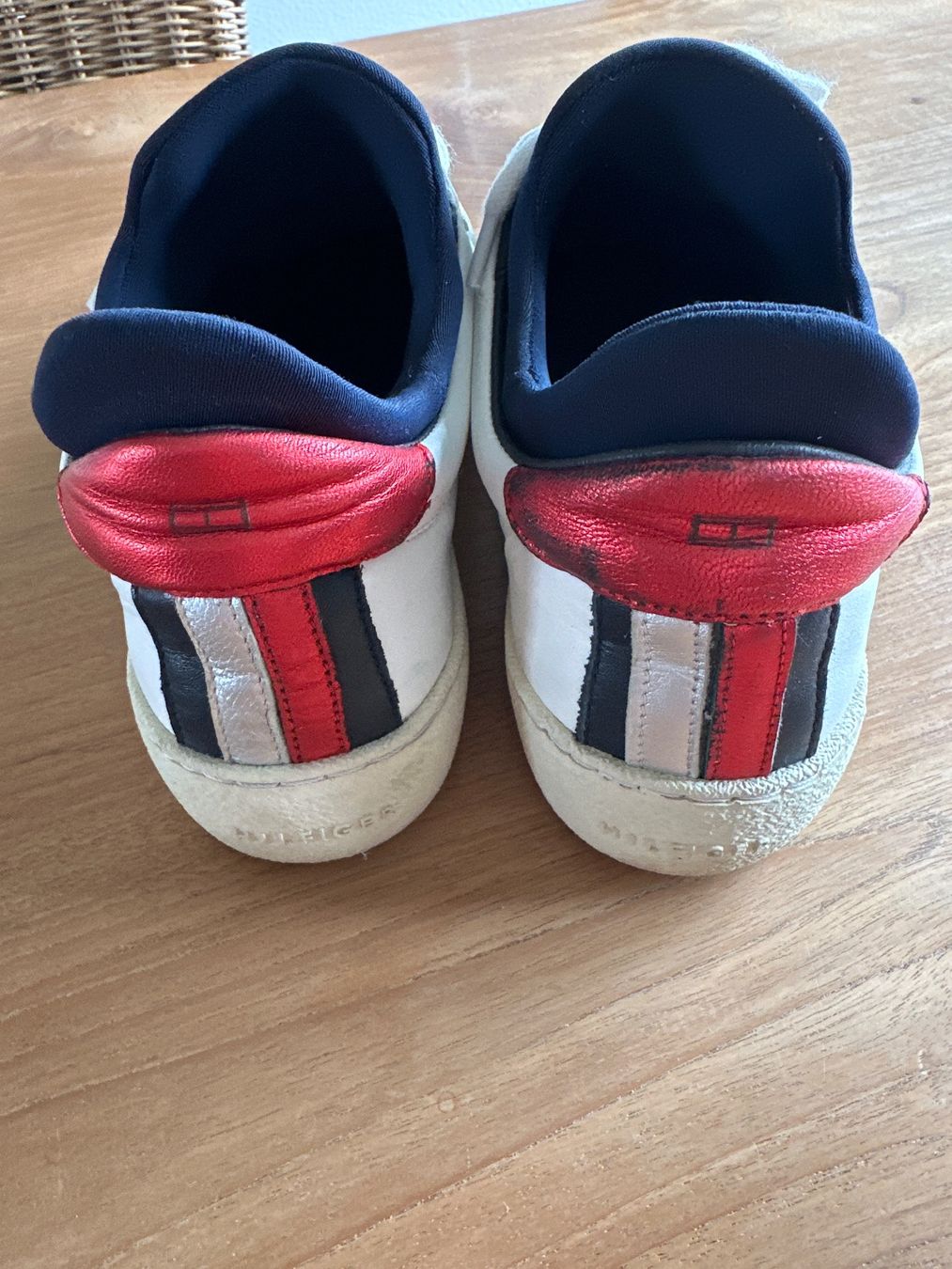 Tommy Hilfiger Scarpe da donna: Sneaker Tommy Hilfiger – Usato da Niederteufen venduto da nana65 2