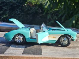 Chevrolet Corvette (1957, 1/18)