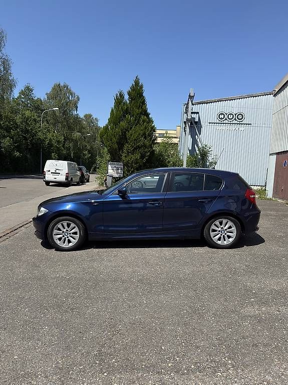 BMW Automobili: BMW 120i E87 Tiefseeblau Metallic – Usato da Buchs ZH venduto da Riccardo_ZH 2