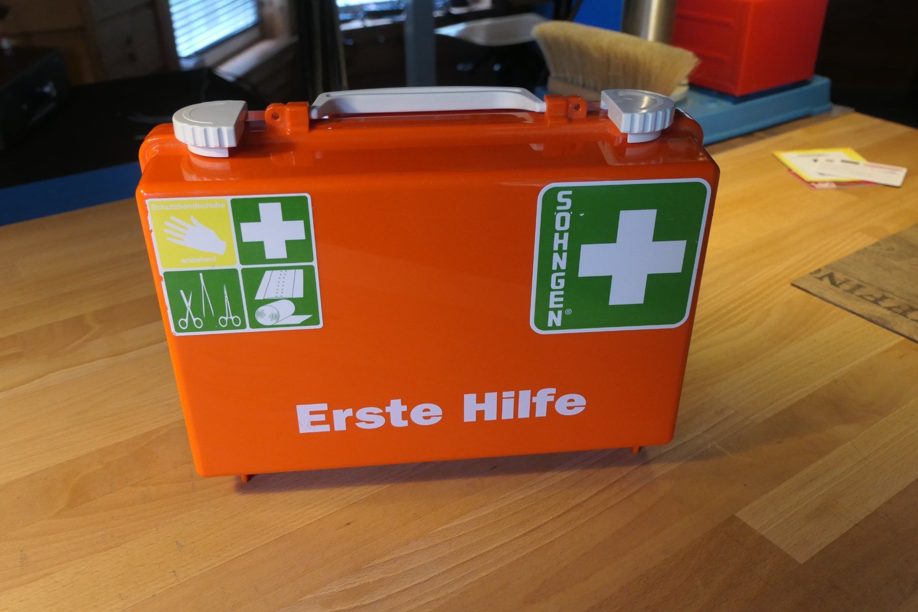 Mallettes de secours: Erste Hilfekoffer – D'occasion à Nesselnbach par Oli_yukon
