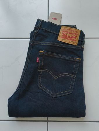 Jeans Levi's 511 W32 L32 dunkelblau neu mit Etikett