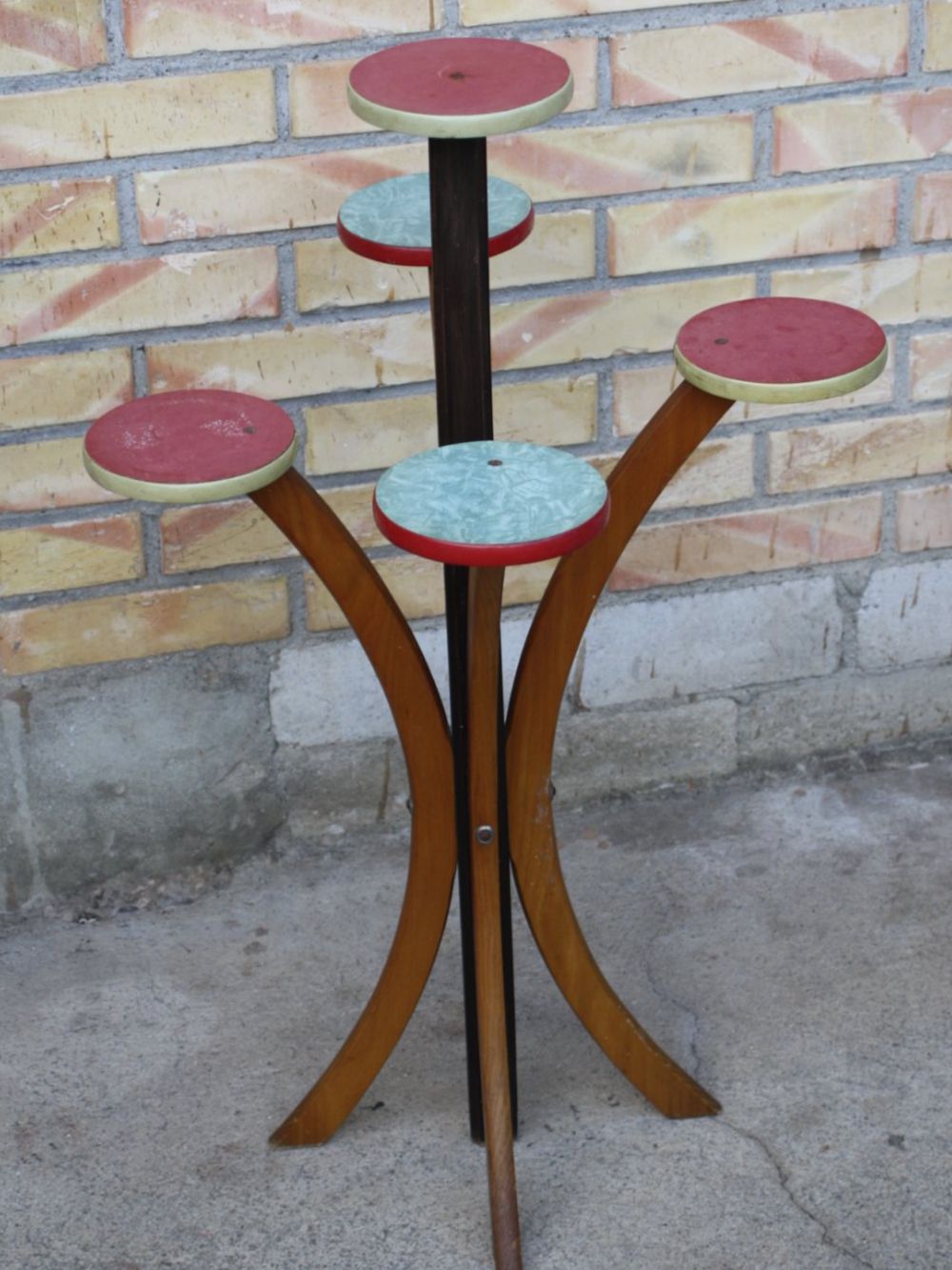 Sonstiges für Haushalt & Wohnen: Pflanzenständer  Etagère Vintage Blumenständer – Gebraucht aus Wauwil von Pneuedy