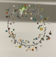 Dekokranz mit bunten Glasperlen/Pailletten