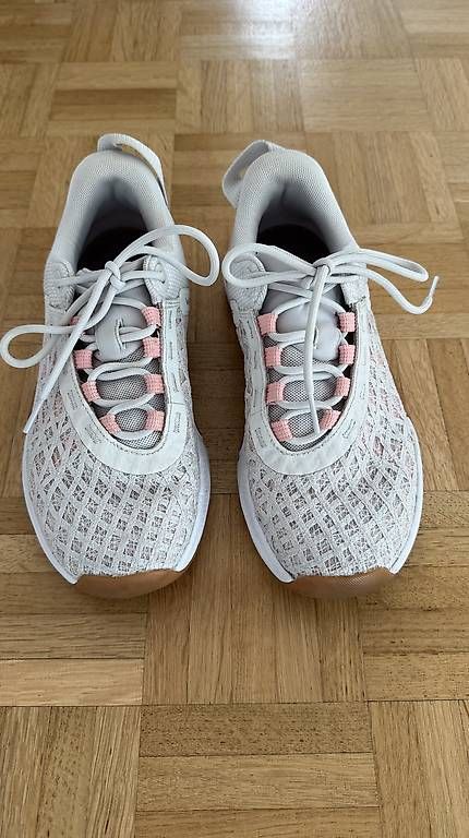 Under Armour Scarpe da donna: Sneakers Under Armour – Usato da Muttenz venduto da kim_6vx8 1