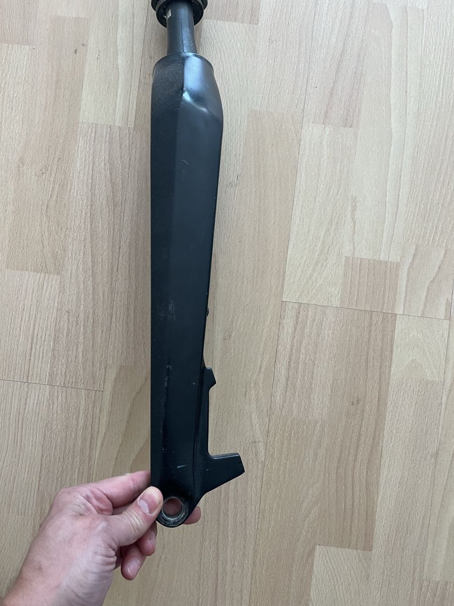Pezzi di ricambio: Fahrradgabel starr Carbon – Usato da Cham venduto da wstarzyk 1