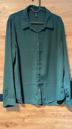 Elegante, dunkelgrüne Damenbluse, Grösse XL