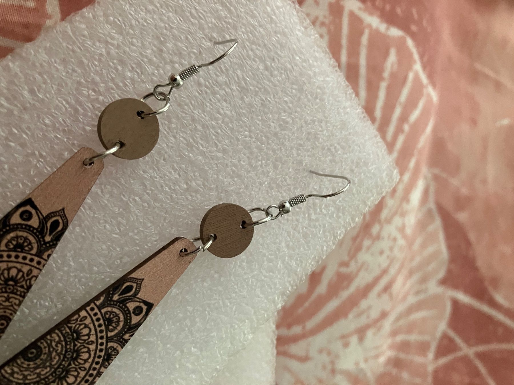 Orecchini pendenti & Orecchini a lobo: Wunderschöne bemalte Holzohrhänger, Boho Style, neu – Nuovo (secondo la descrizione) da Affoltern am Albis venduto da Dlotti 3