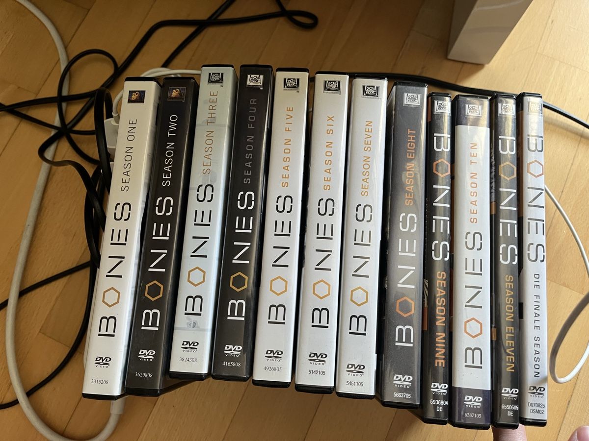 Alle DVDs: Bones - Staffel 1-12 – Gebraucht aus Stans von Cindy-1313 1