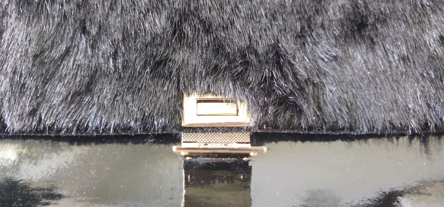 Celine Sacs femmes: Celine Lack/Kunstfell Handtasche schwarz – Neuf avec emballage d'origine à Luzern par TausendD 5
