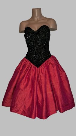 Unikat Seide Perlen rot und schwarz Abendkleid Designerkleid