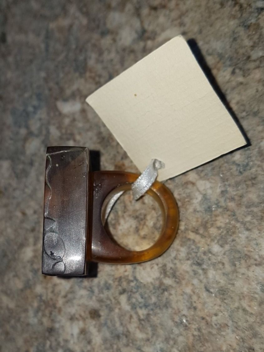 Anelli: Epoxid & Bienenwachs Ring mit Perlmutt, Bakelit Design, S-M – Nuovo (secondo la descrizione) da Münchenbuchsee venduto da babilibern 1