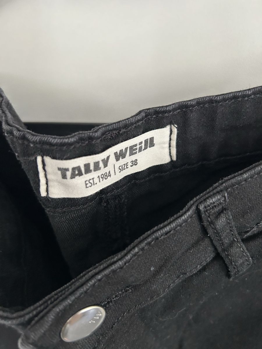 Jeans: Jeansshorts – Gebraucht aus Merenschwand von ___niggi___ 2